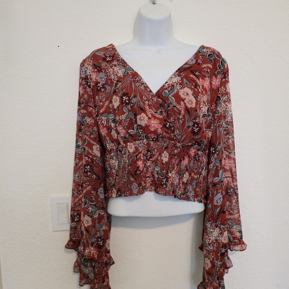Floral V-Neck Ruffle Sleeve Top